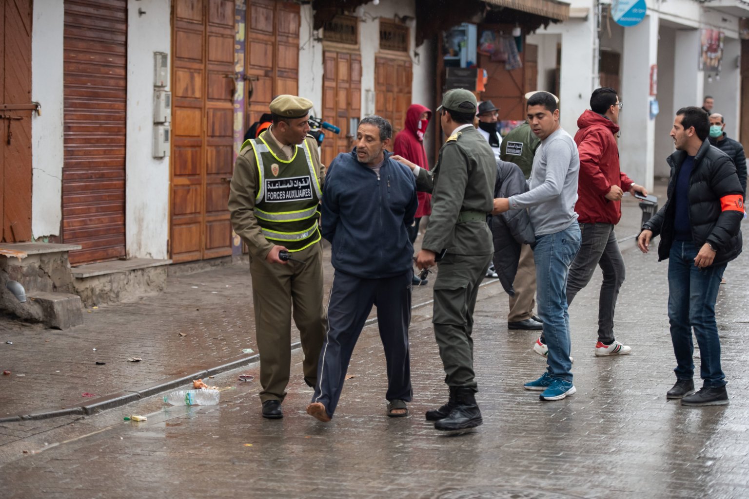 Security forces order to stay home to people after state of emergency declaration as a precaution against the pandemic in Rabat, Morocco 20 March 2020 (Anadolu Agency)