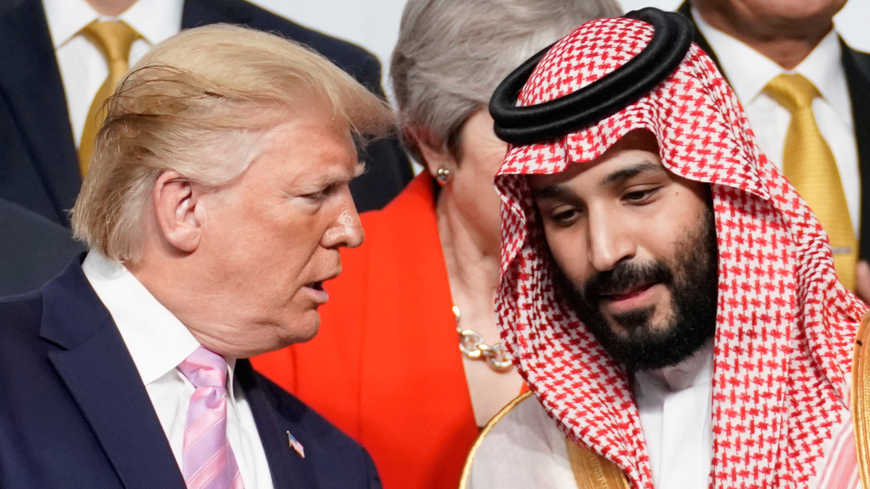 US President Donald Trump and Saudi Arabia's Crown Prince Mohammed bin Salman at the G20 leaders summit in Osaka Japan (June 28, 2019 - Reuters)
